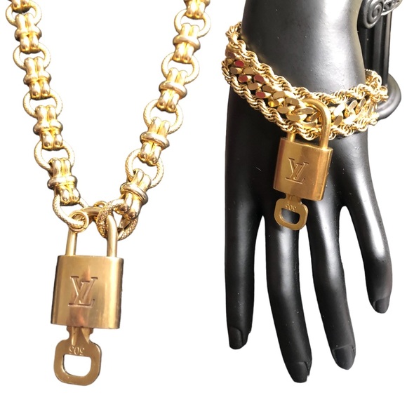 Louis Vuitton, Lock & Key # 303 - Live Show Item - Picture 1 of 8